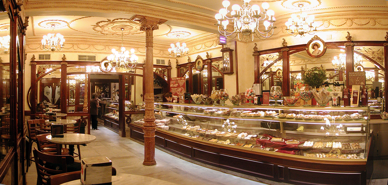 VIENA CAPELLANES